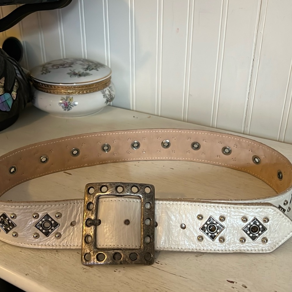 Y2K Sand Castle wide studded leather belt 29”-33”